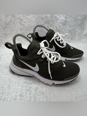 Nike Presto Fly sneakers, Boys Size 4